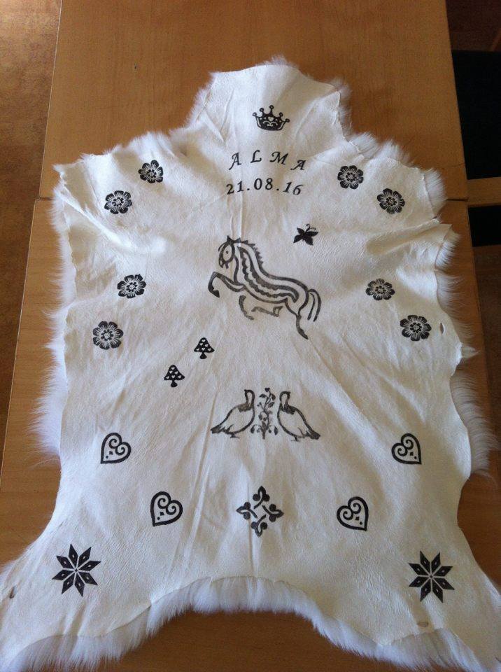 skinn med trykk daapsgave2