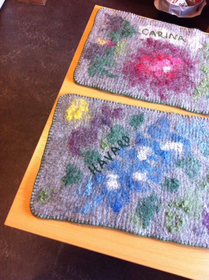 tovet sitteunderlag med navn